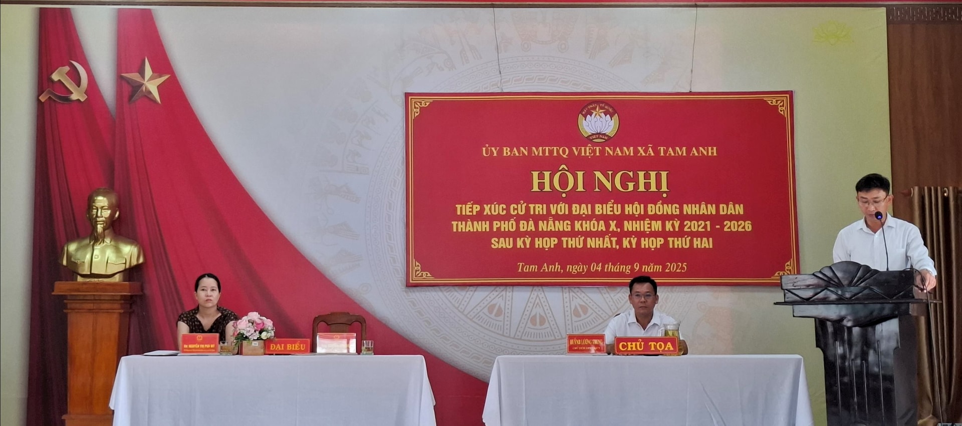 Đại biểu HĐND thành phố báo cáo kết quả 2 kỳ họp HĐND thành phố khoá X