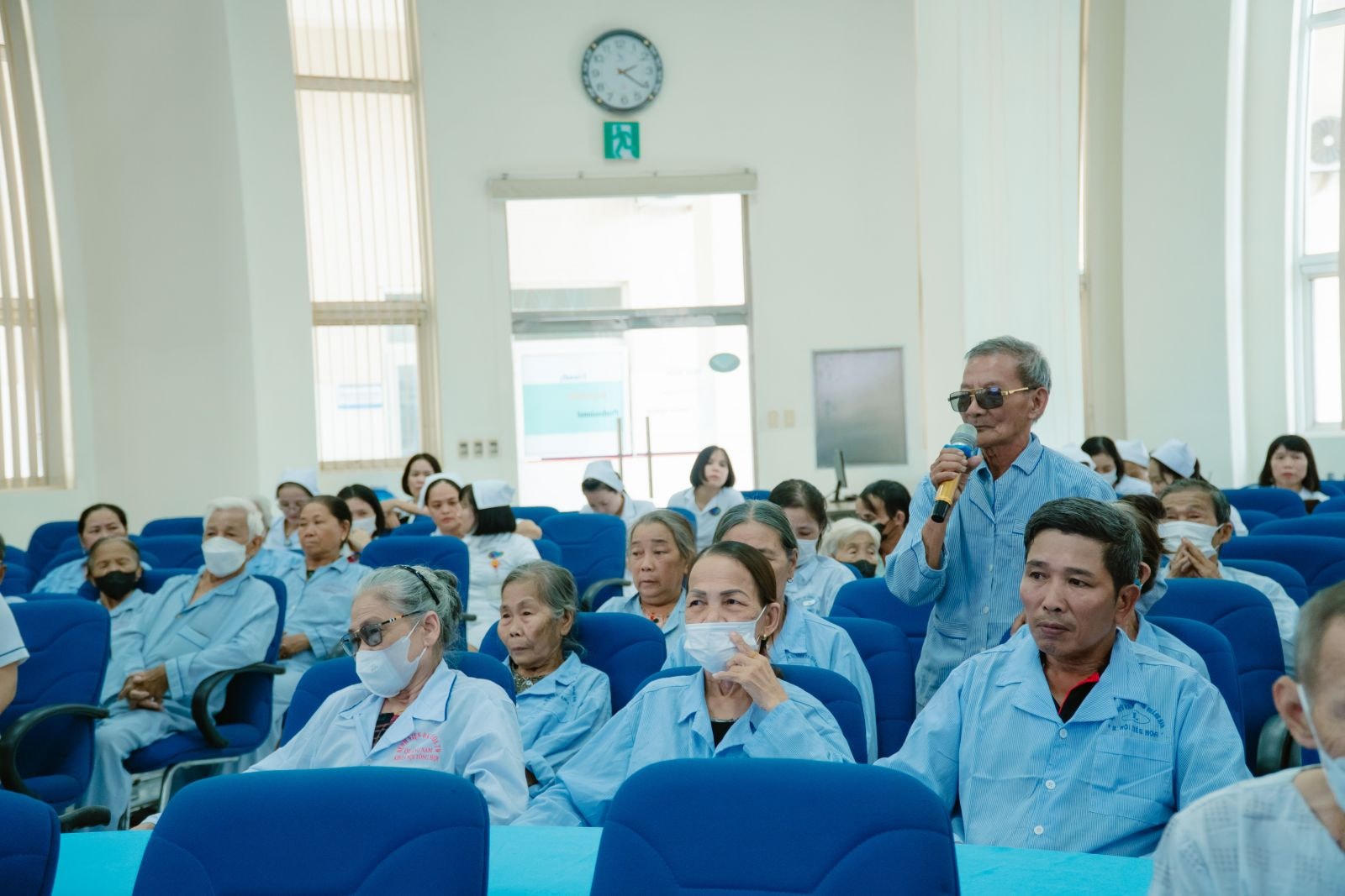5. Nguoi benh duoc neu y kien, thao luan ve Truyen thong suc khoe tai Hop hoi dong nguoi benh