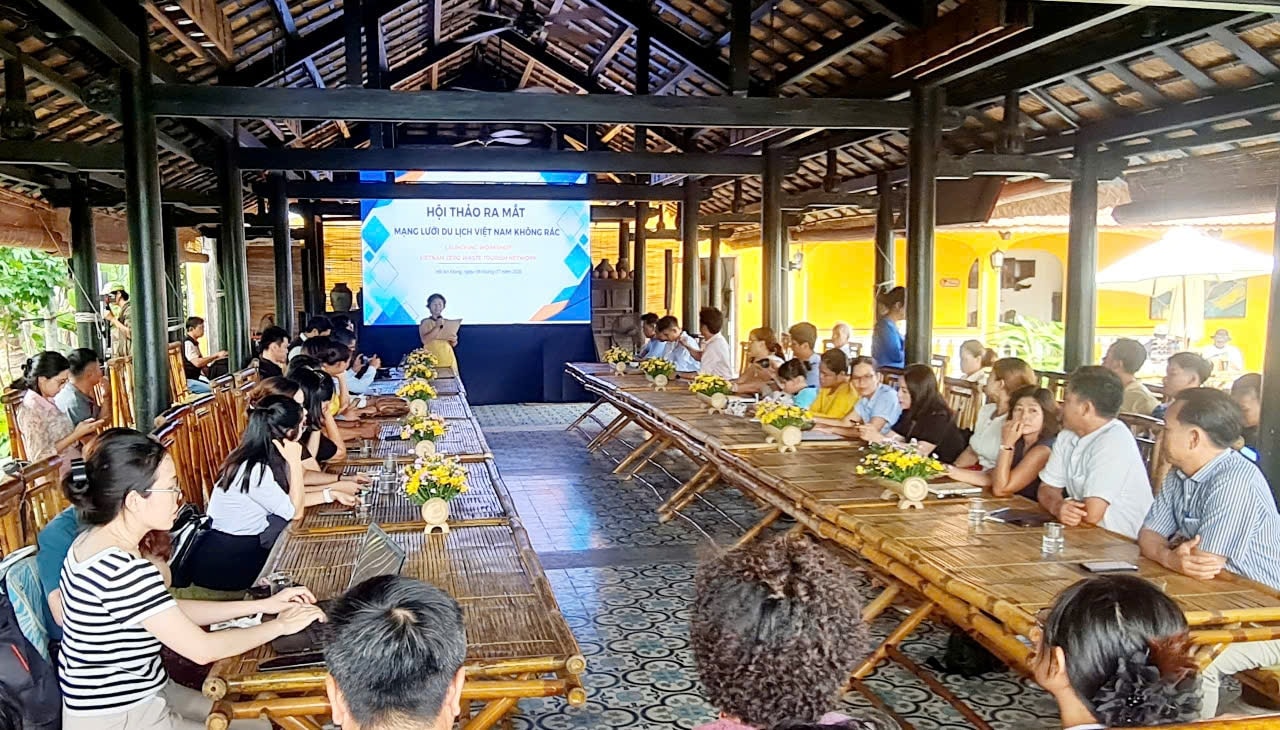 សិក្ខាសាលាសម្ពោធបណ្តាញទេសចរណ៍វៀតណាមសូន្យ។ រូបថត៖ HOANG LIEN