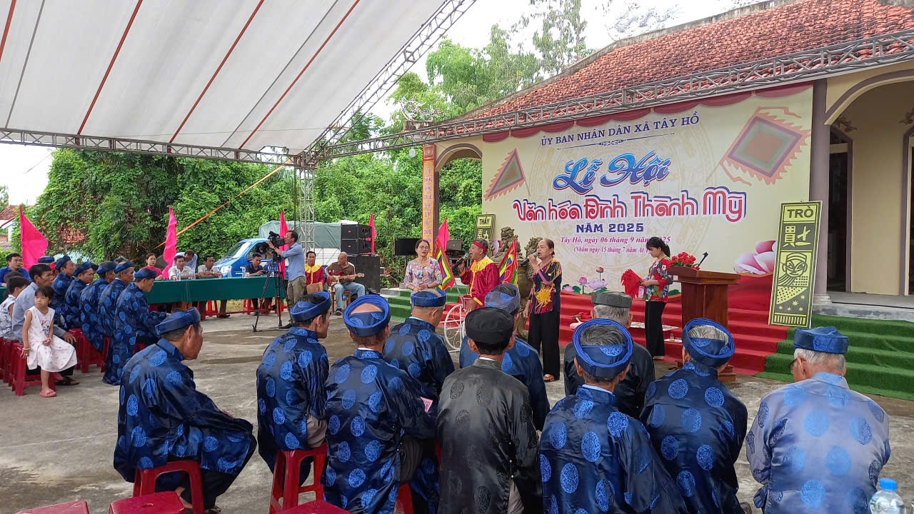 Quan cảnh lễ hội văn hóa đình làng Thành Mỹ