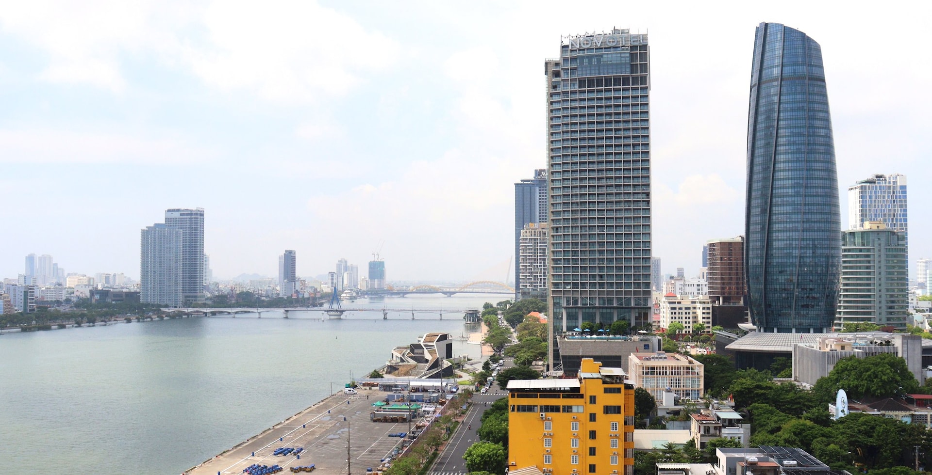 Thành phố Đà Nẵng đã và đang thực hiện các giải pháp đột phá để tăng trưởng GRDP 2 con số. Ảnh minh họa: HOÀNG HIỆP