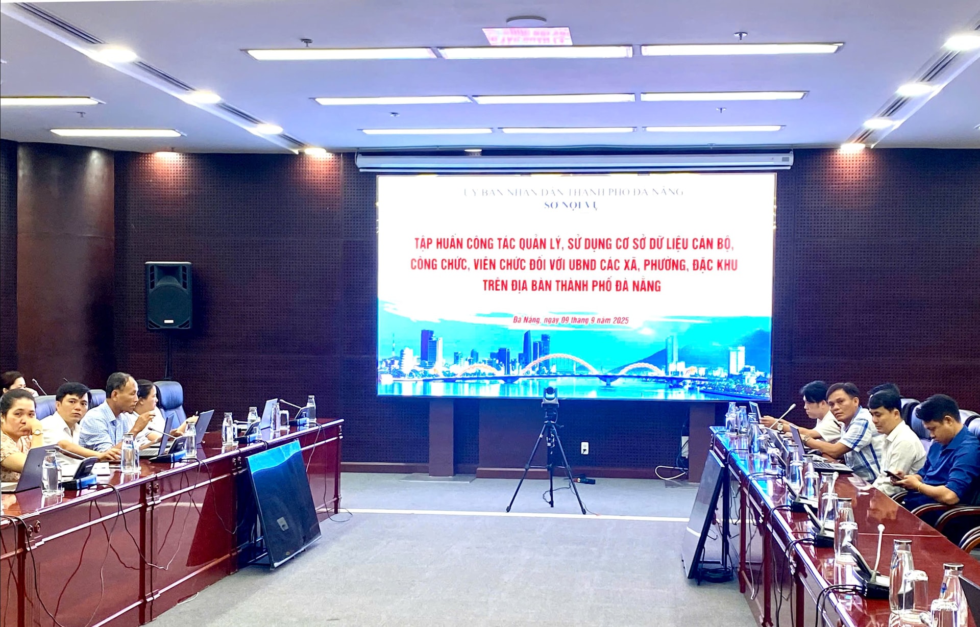 Sở Nội vụ chủ trì tổ chức lớp tập huấn. Ảnh: HÀN NGUYÊ
