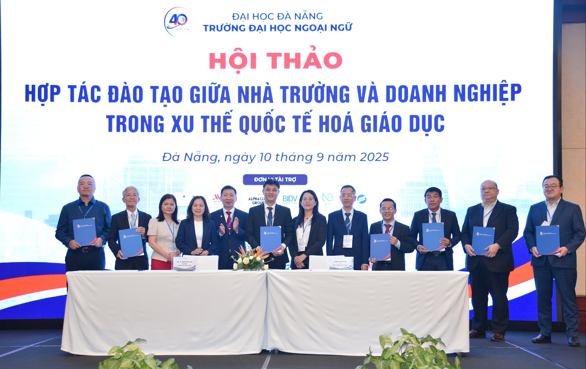 សាកលវិទ្យាល័យភាសាបរទេស - សាកលវិទ្យាល័យ Danang បានចុះហត្ថលេខាជាមួយដៃគូអន្តរជាតិ។ រូបថត៖ X.DUNG