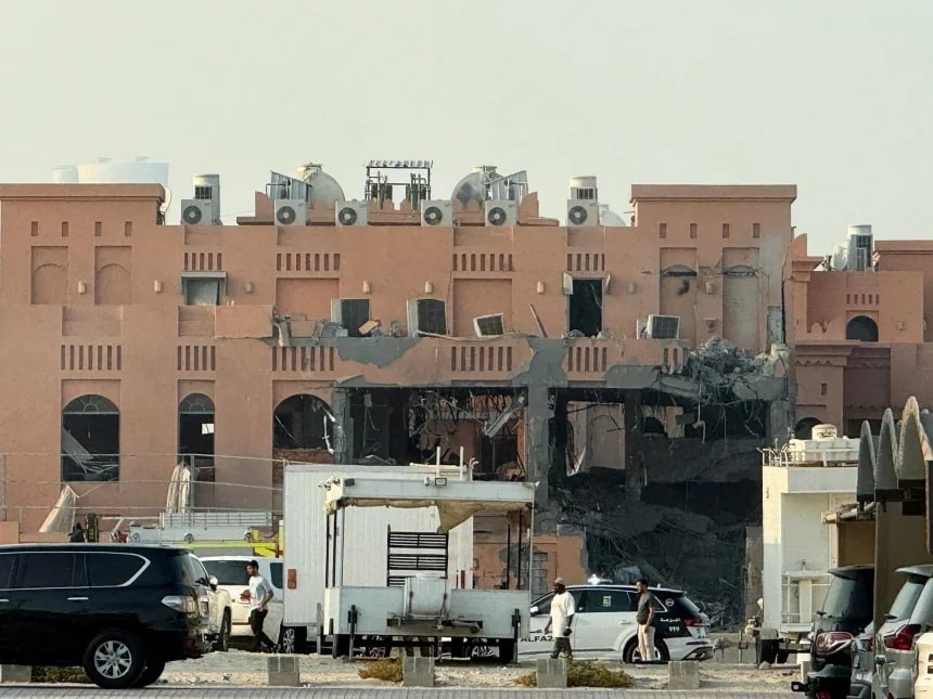 Tòa nhà bị hư hại sau cuộc không kích của Israel vào các nhà lãnh đạo Hamas ở Doha (Qatar) ngày 9/9. Ảnh: Reuters