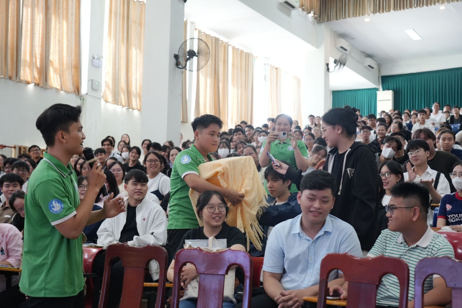 11-9, sinh viên 5