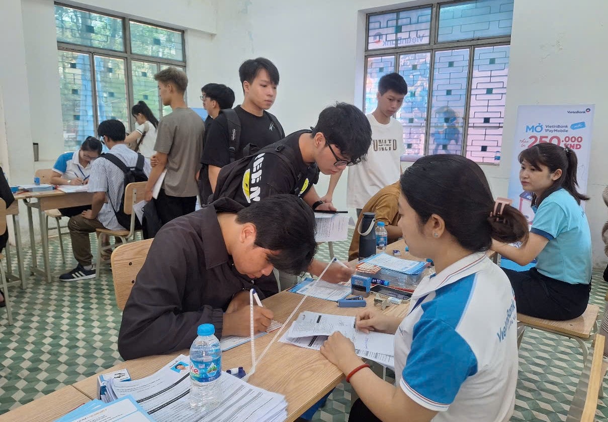 11-9, sinh viên 6