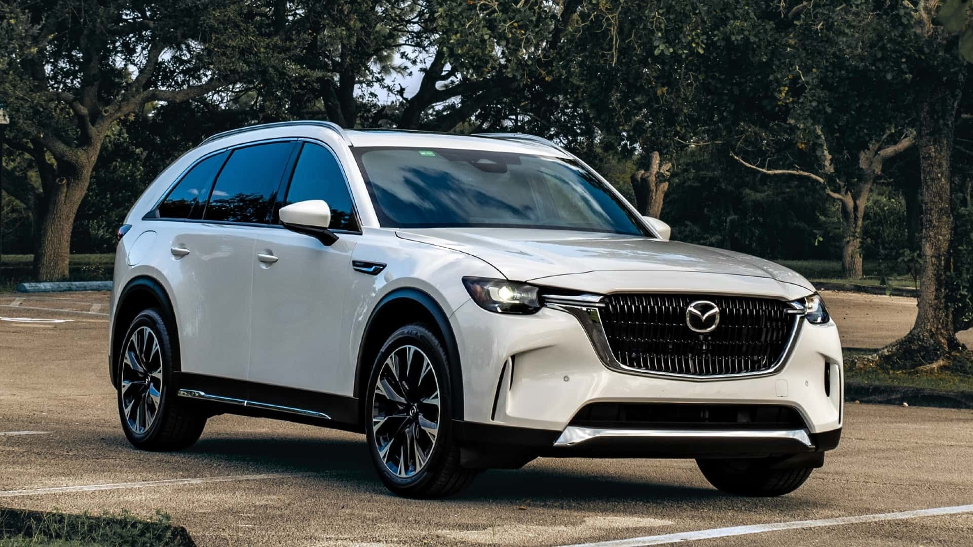 Mazda CX-90 PHEV SUV 3 hàng ghế gây sốt
