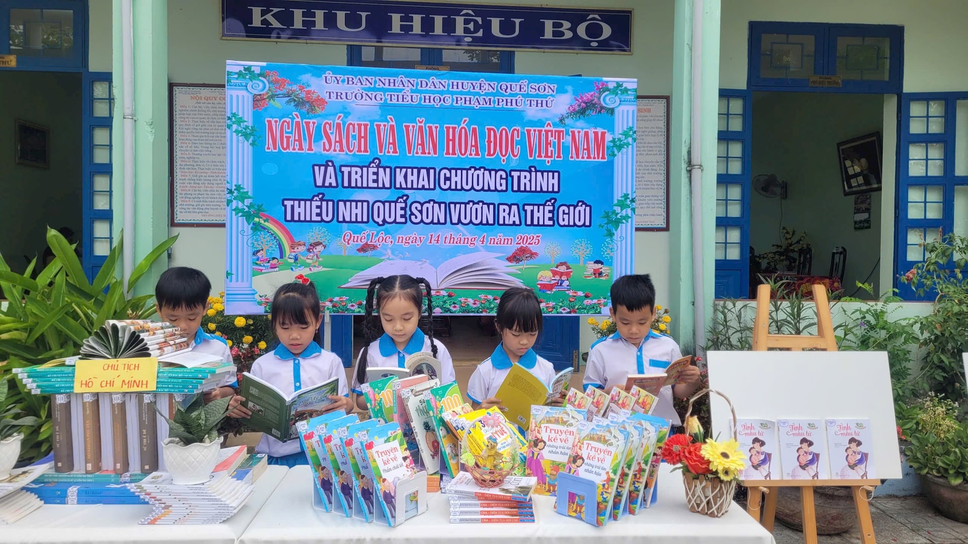 Học sinh hào h