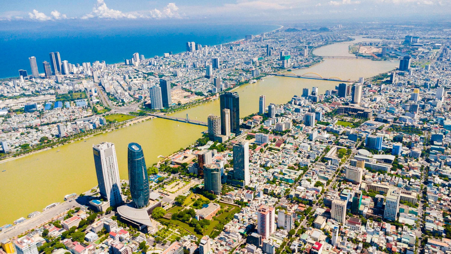 ទីក្រុង Da Nang ដ៏ស្រស់ស្អាតនៅមុនថ្ងៃនៃមហាសន្និបាតបក្សទីក្រុង Da Nang លើកទី 1 អាណត្តិ 2025-2030។