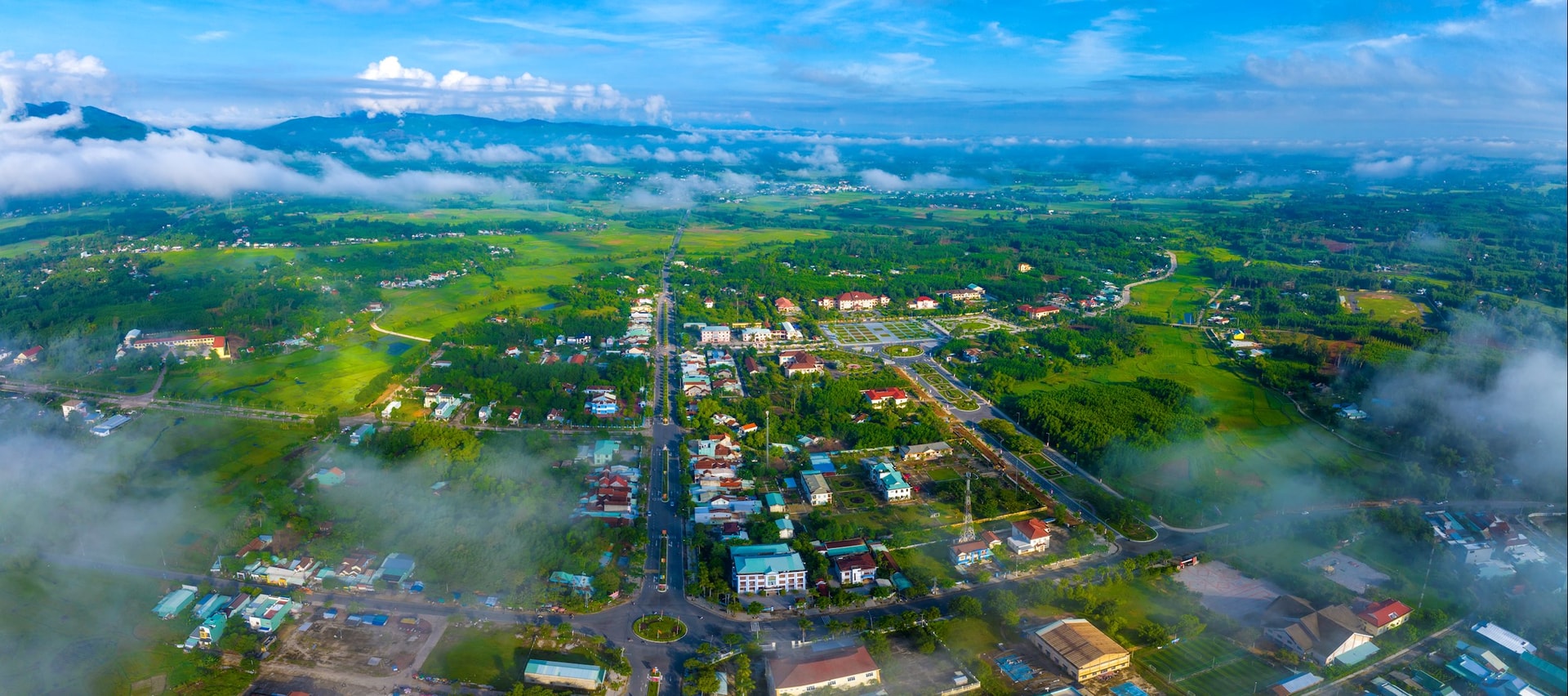 Từ Eo gió nhìn xuống, ảnh Lê Trọng Khang