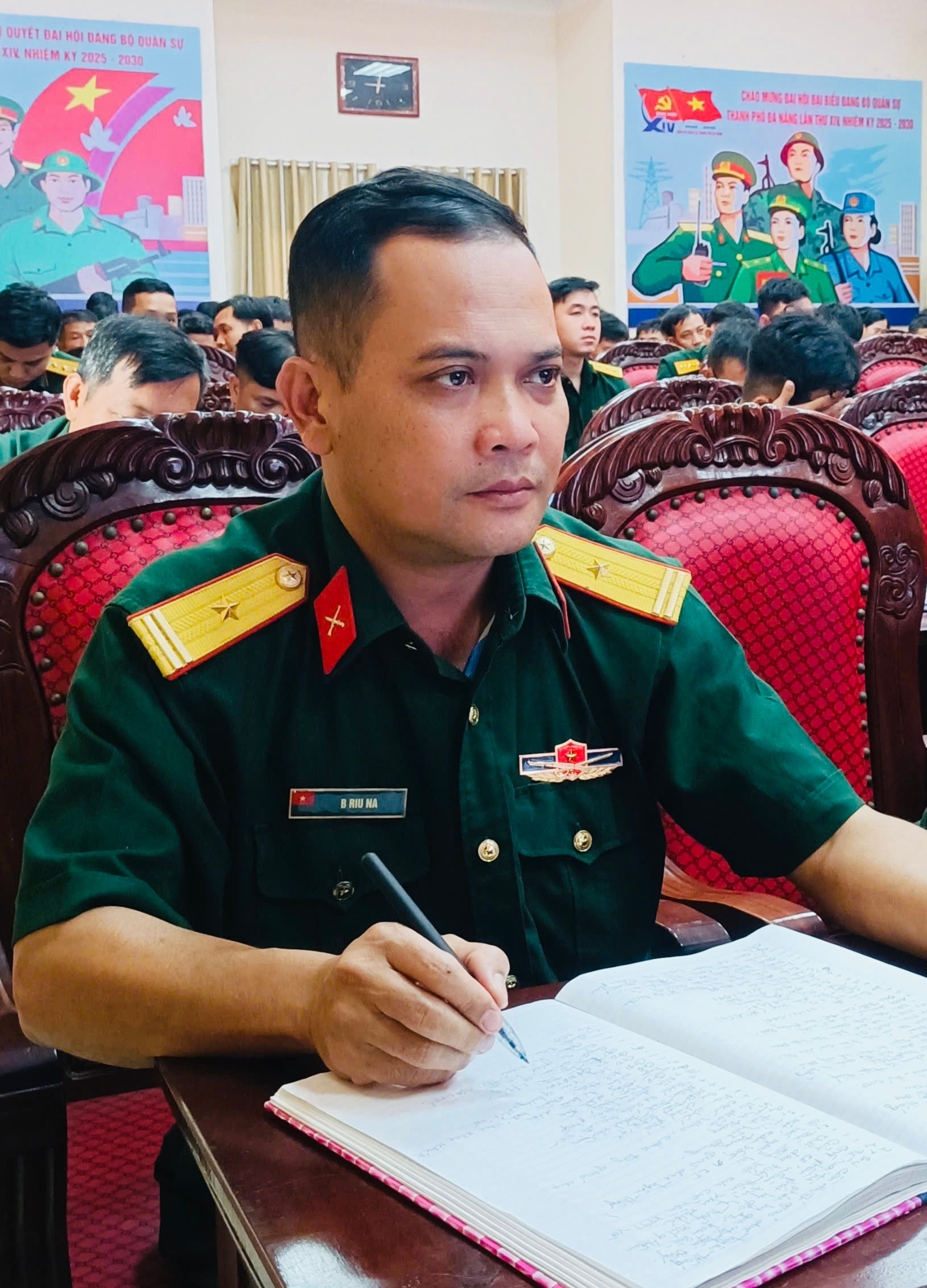 Thiếu tá Briu Na
