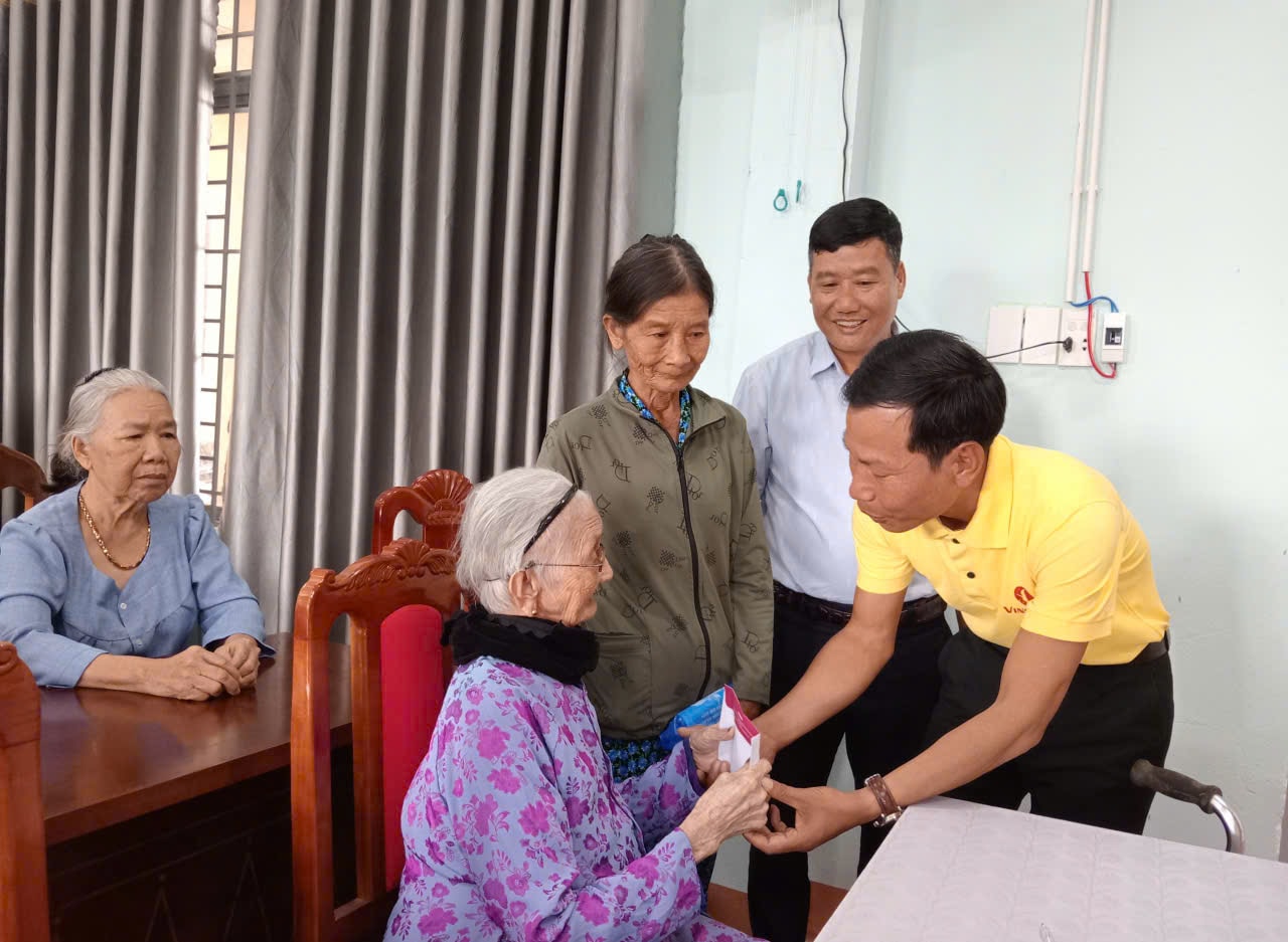 តាមរយៈម្តាយ vnah