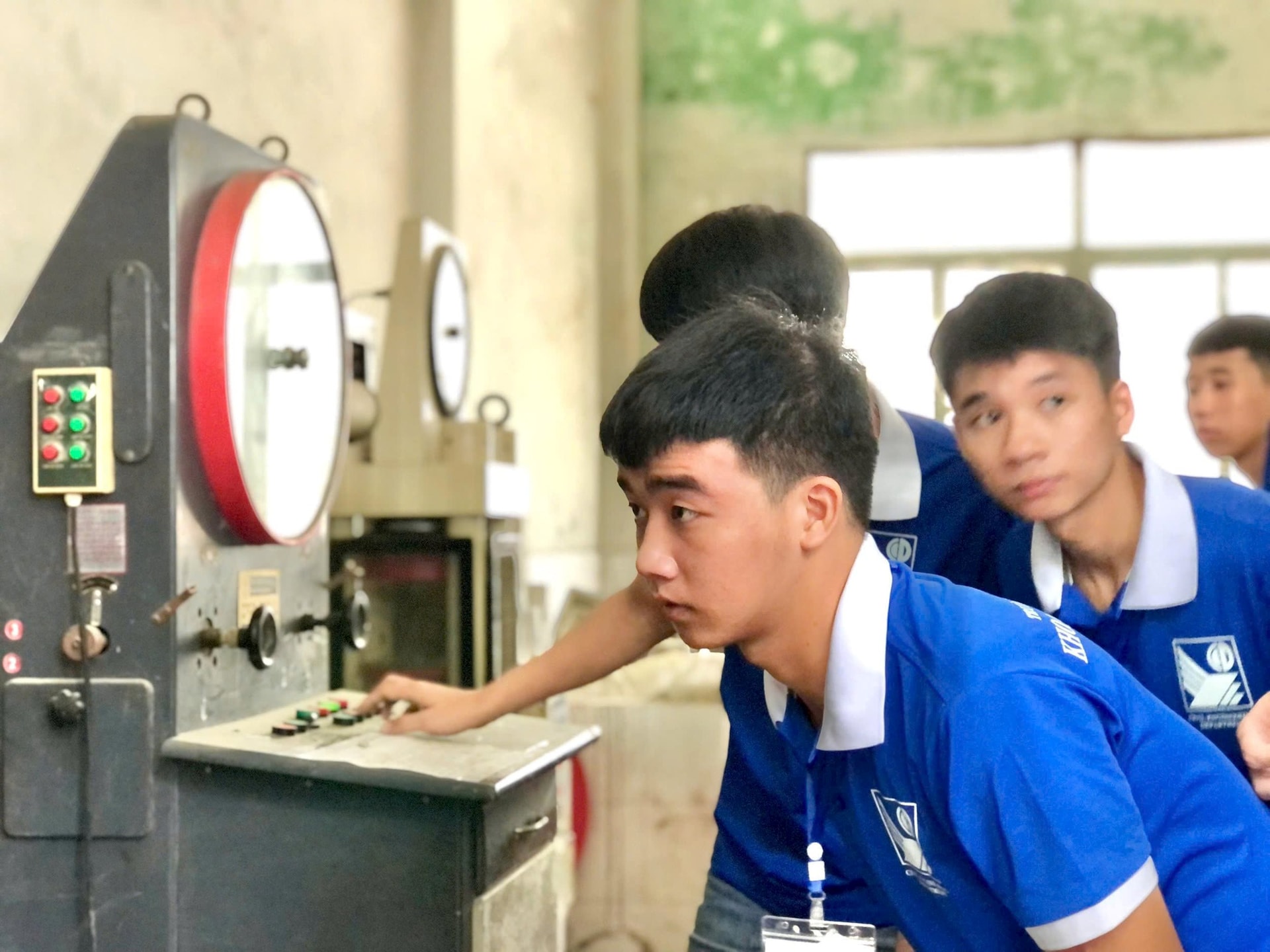 ហា ២