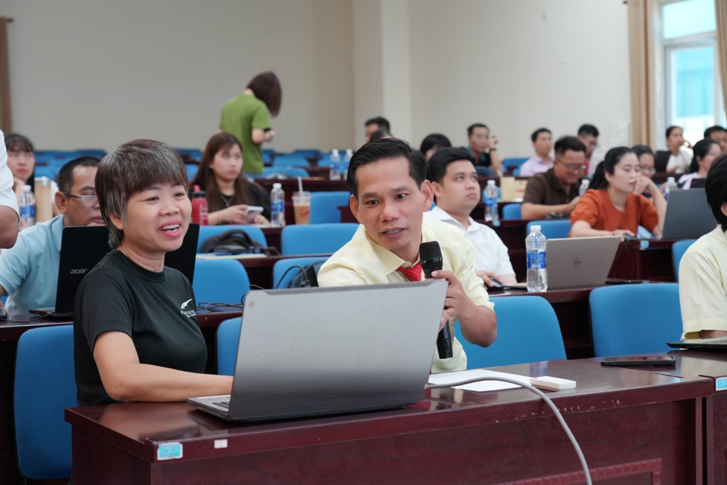 ថ្ងៃទី 22 ខែកញ្ញា សាស្ត្រាចារ្យមកពីសាកលវិទ្យាល័យគរុកោសល្យបានបណ្តុះបណ្តាលគ្រូ