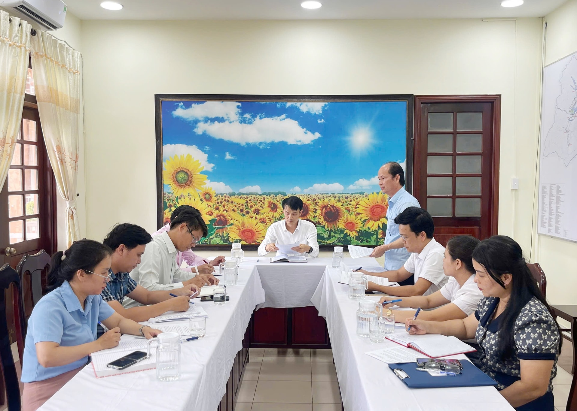 anh ubkt hoa vang