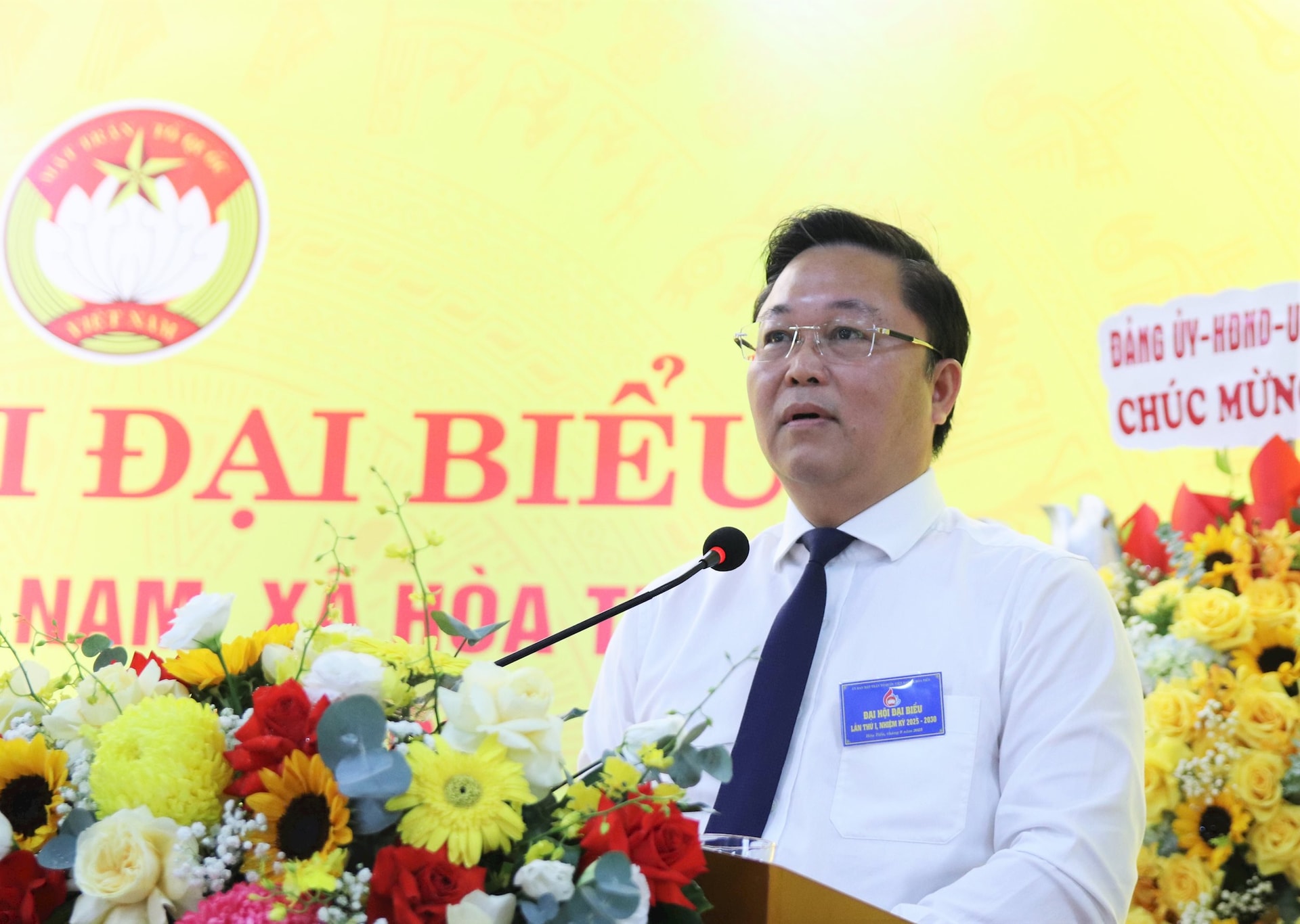 Chủ tịch Ủy ban MTTQ Việt Nam thành phố Lê Trí Thanh phát biểu chỉ đạo Đại hội đại biểu Mặt trận xã Hòa Tiến. Ảnh: T. HUY
