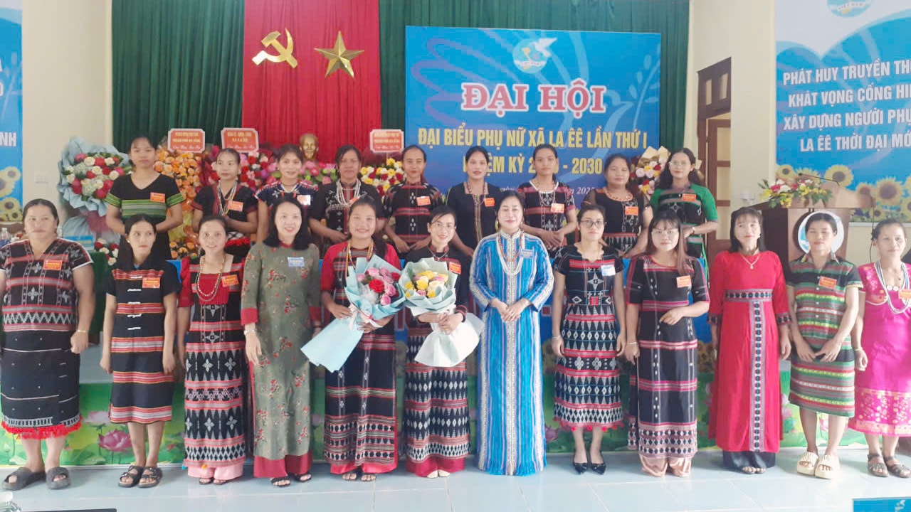 ra mắt BCH Hội LHPN xã La Êê khoa I nk 2025-2030