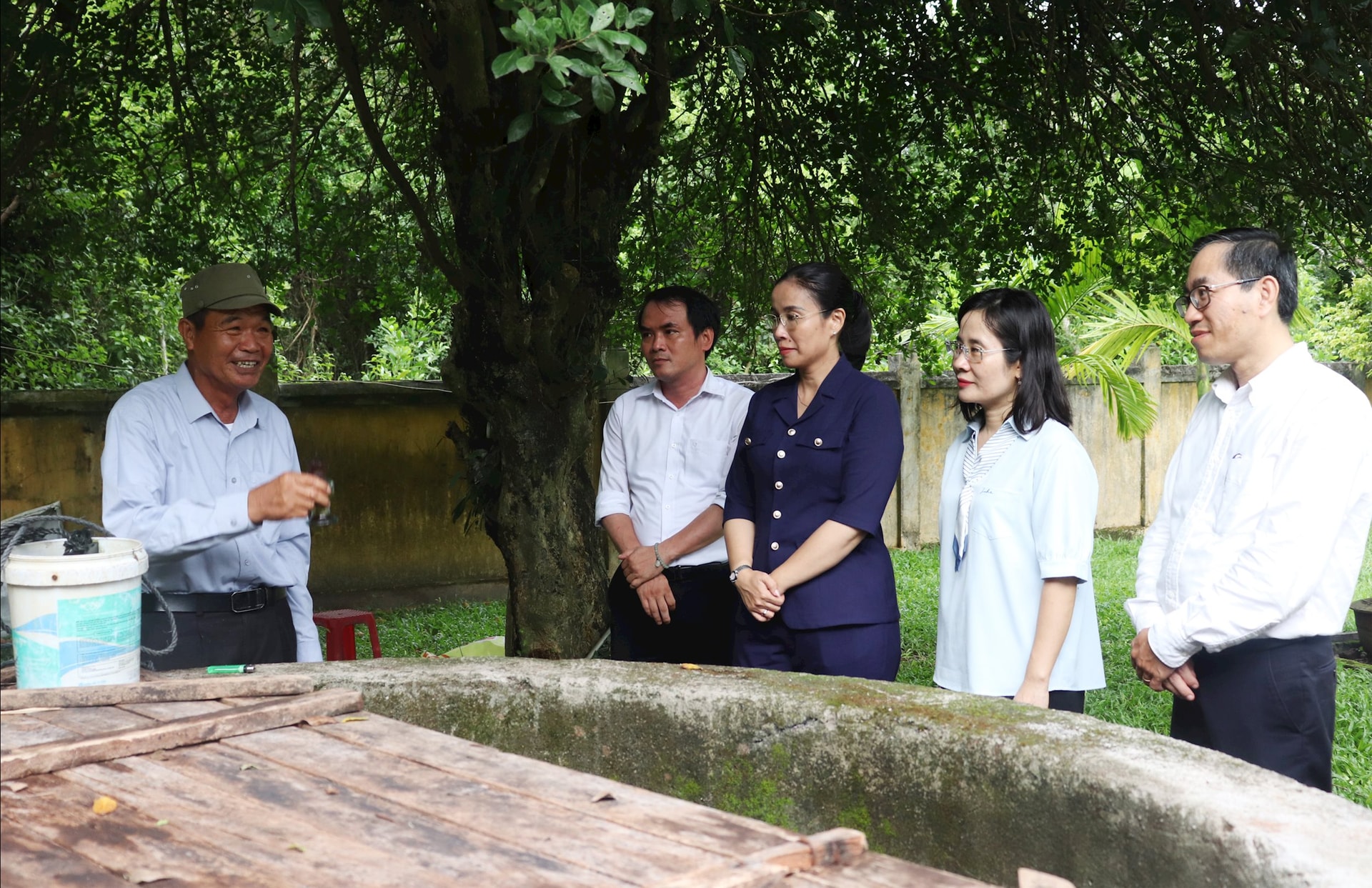 GIENG NUOC
