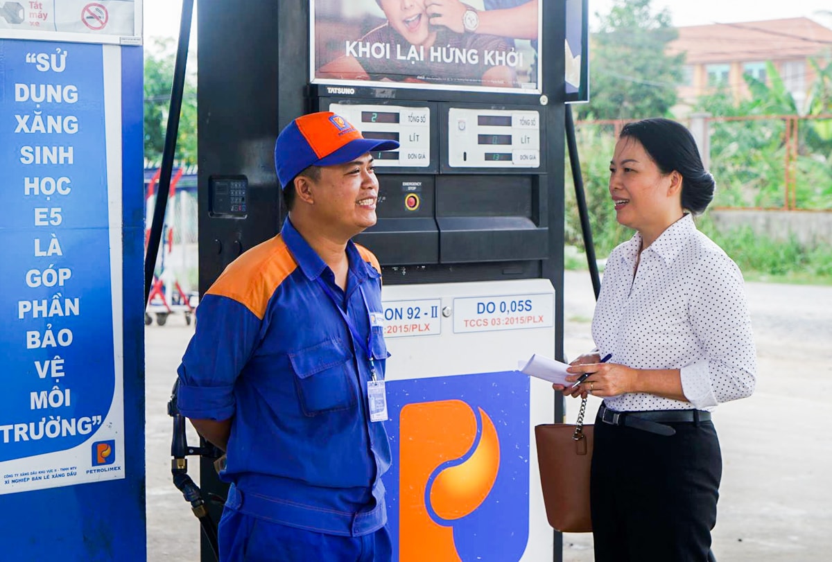 Giá xăng dầu hôm nay 27/9: Dầu tăng mạnh