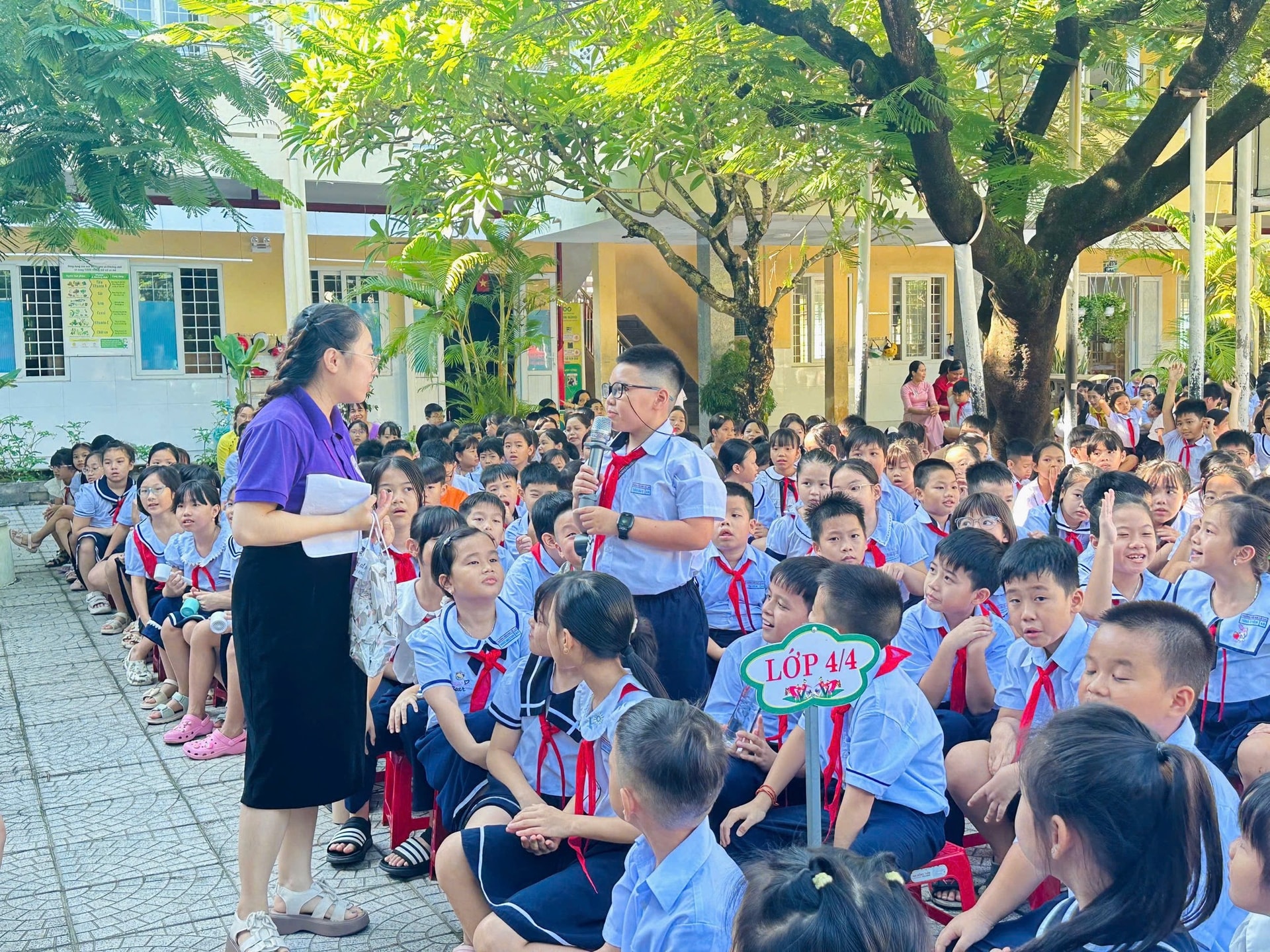 TH LÊ Lai NHS giao lưu tiếng anh