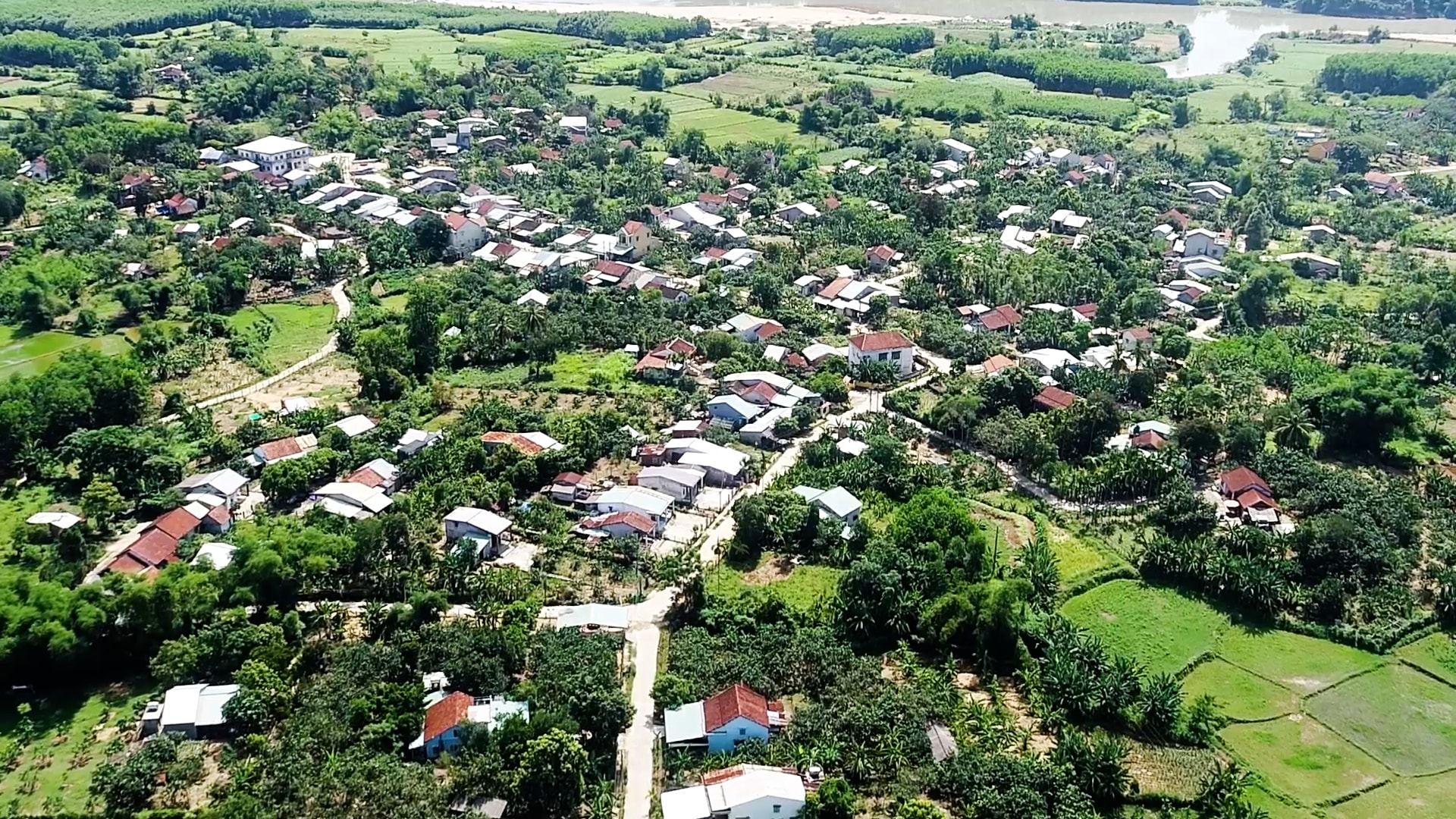 Diện mạo xã Quế Phước ngày càng có nhiều đổi thay tích cực. Ảnh: MINH THÔNG