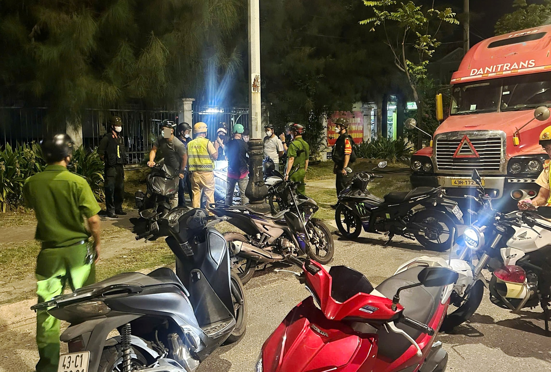 18-9dp7.jpg