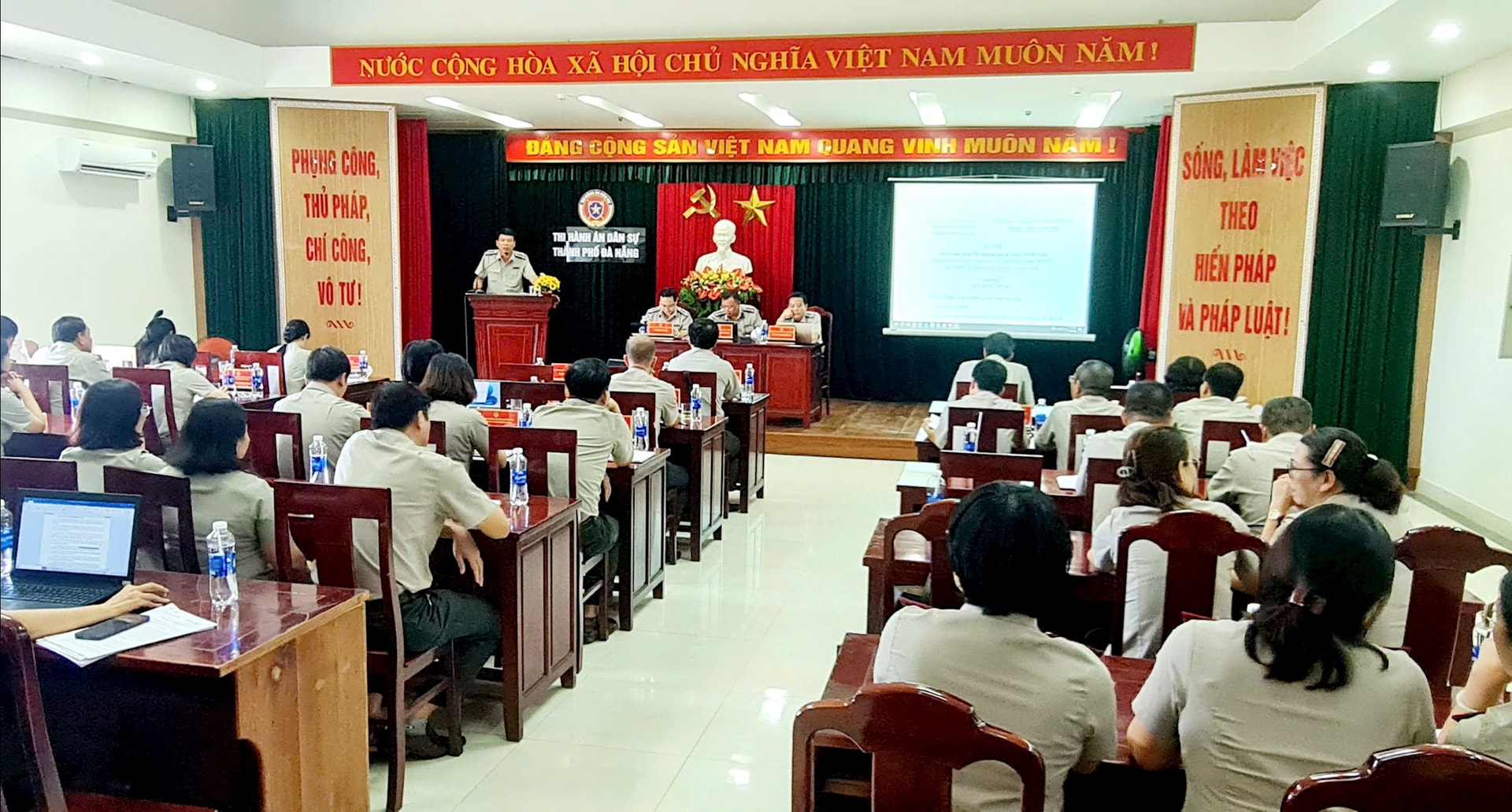 thi hanh an 1