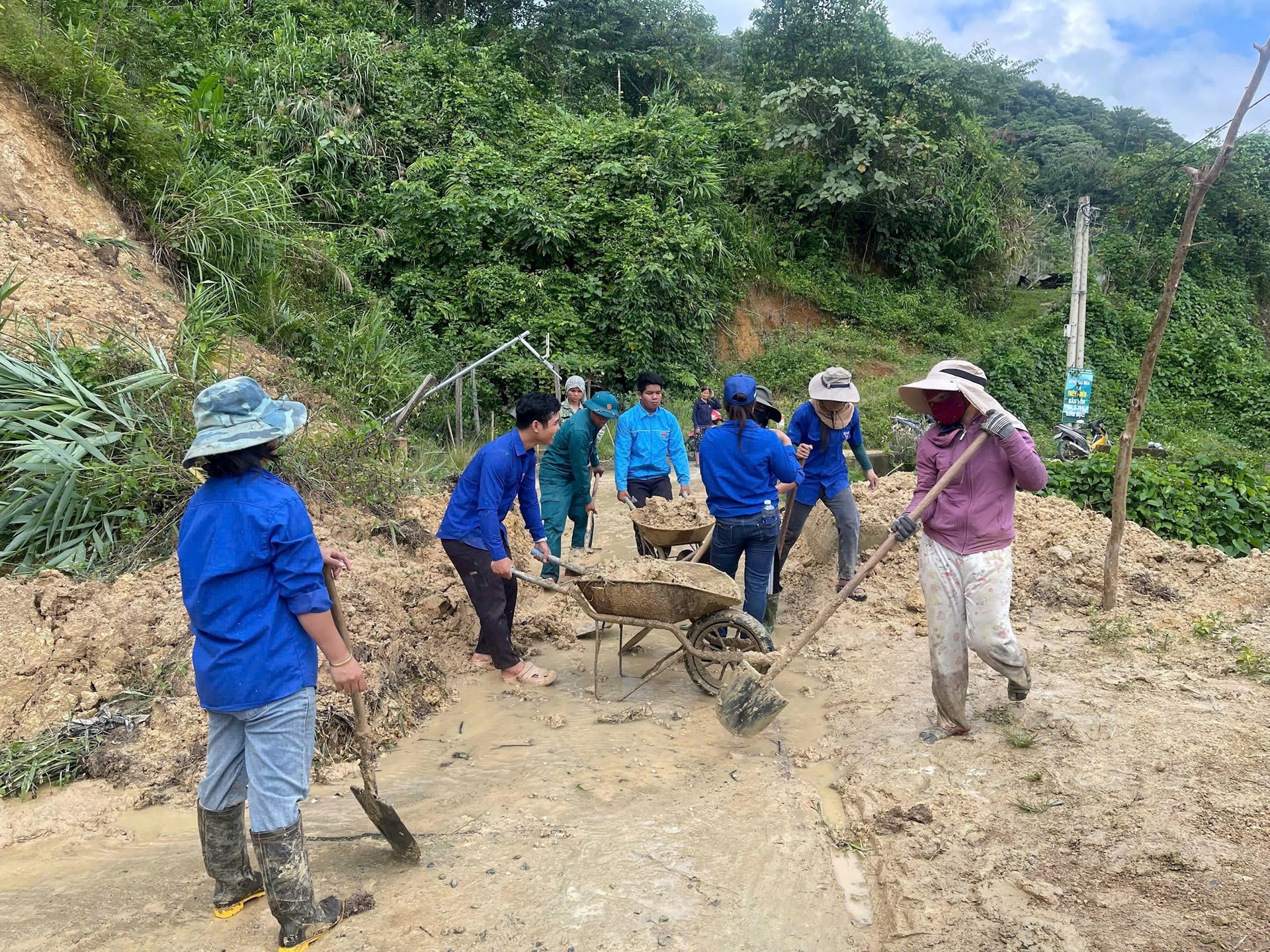 HELP CLEAR THE ROAD