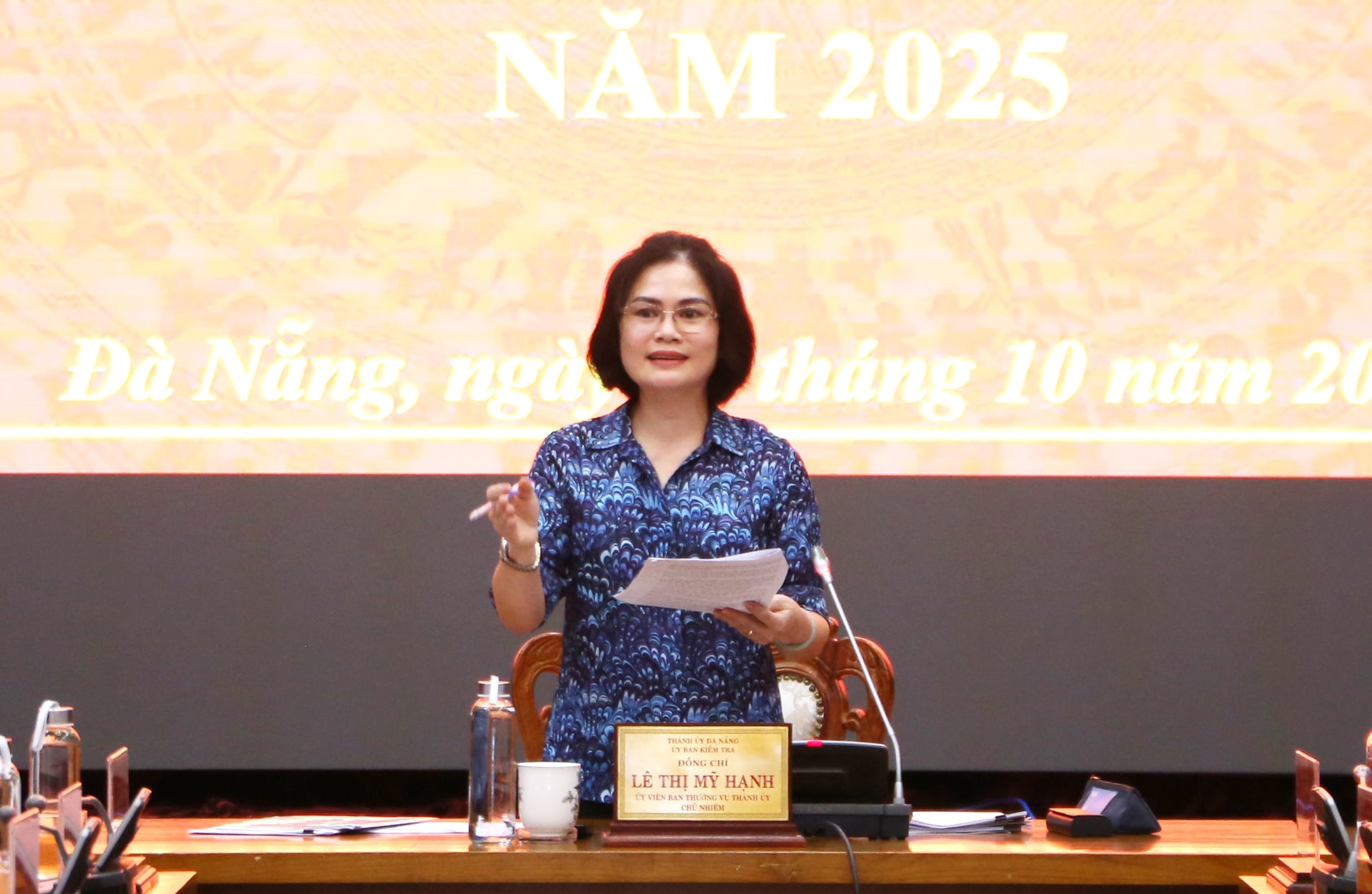 Chủ nhiệm Ủy ban Kiểm tra Thành ủy Lê Thị Mỹ Hạnh phát biểu chỉ đạo tại hội nghị. Ảnh: XUÂN HẬU