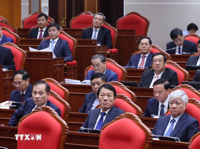 ttxvn-khai-mac-hoi-nghi-lan-thu-muoi-ba-ban-chap-hanh-trung-uong-dang-khoa-xiii-06-14.jpg