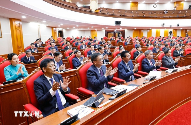 ttxvn-khai-mac-hoi-nghi-lan-thu-muoi-ba-ban-chap-hanh-trung-uong-dang-khoa-xiii-06-12.jpg