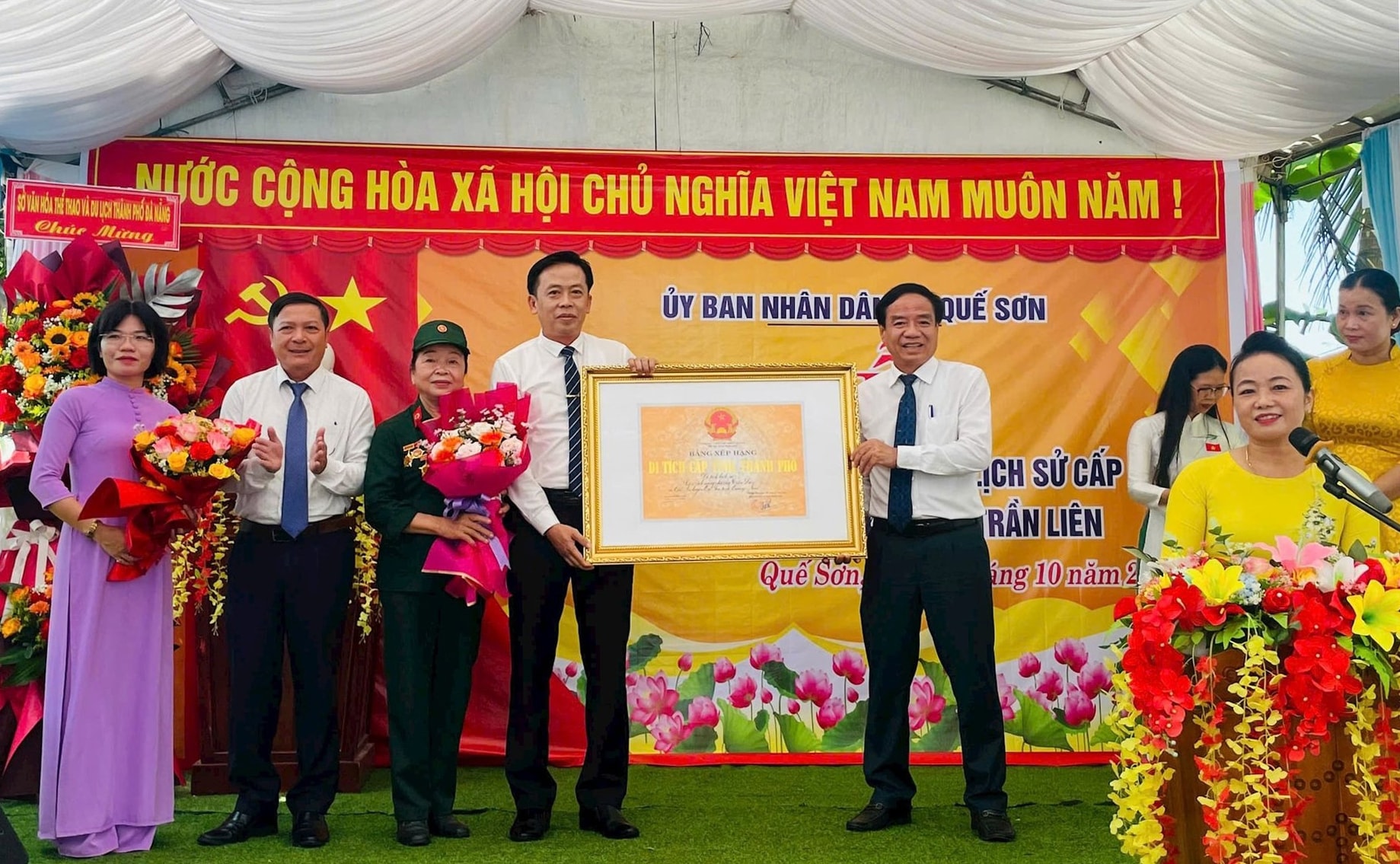 bee-house-relics-tl(1.jpg)