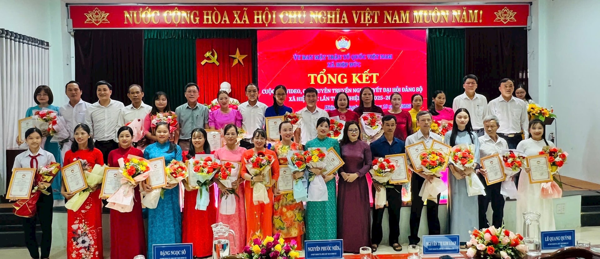 ANH KHEN TAP THE