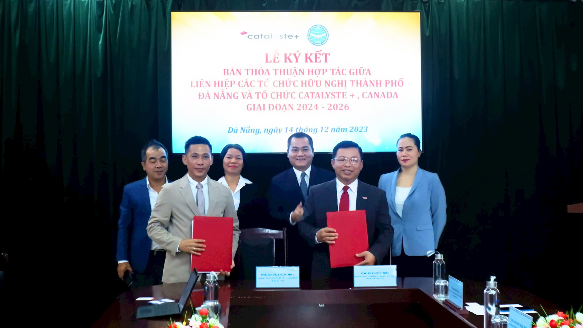 City Union of Friendship Organizations menandatangani perjanjian kerjasama dengan Catalyste+ Organization (Kanada) dalam program untuk menyokong perusahaan kecil dan sederhana bagi tempoh 2024 - 2026. Foto: T.PHUONG