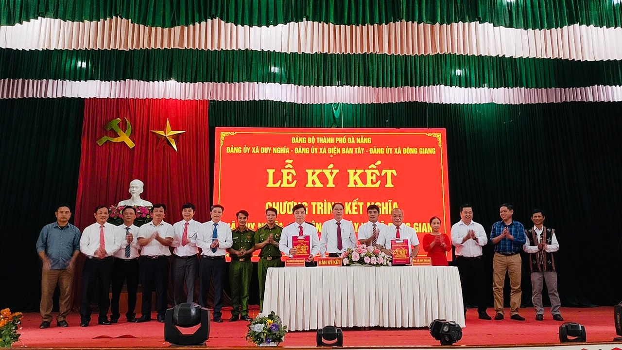 Đảng ủy 3 địa phương Điện Bàn Tây, Duy Nghĩa và Đông Giang ký kết chương trình kết nghĩa