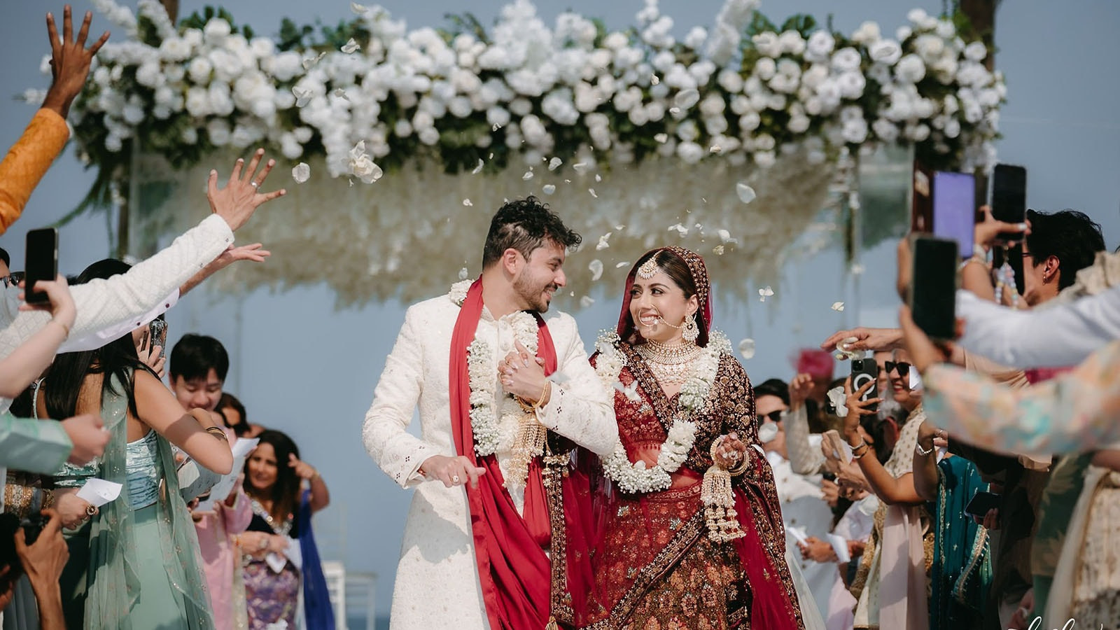 Da Nang’s tourism authorities welcome an Indian wedding delegation. Photo: NGOC HA