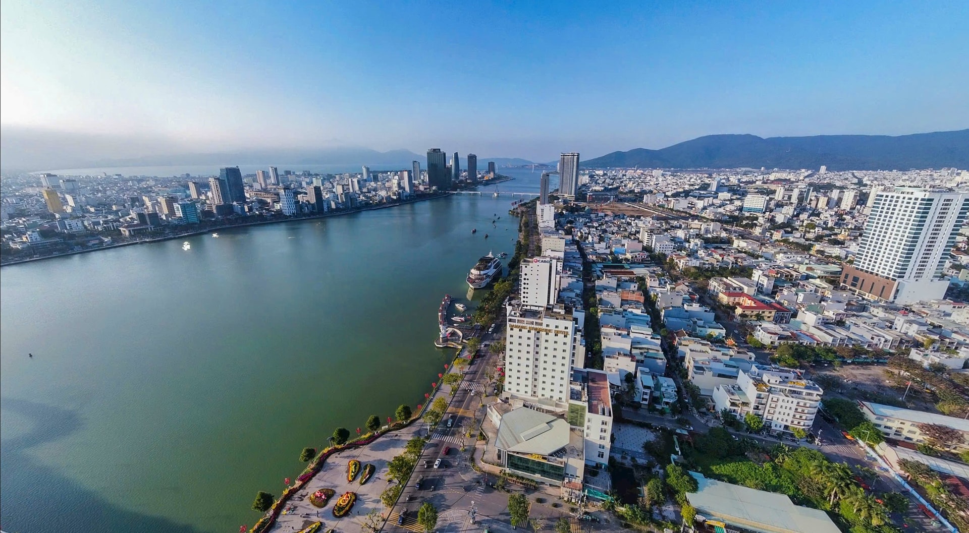 Đà Nẵng sẽ trở thành cực tăng trưởng, hạt nhân của khu vực và gia nhập nhóm các thành phố cạnh tranh toàn cầu. Ảnh: XUÂN S