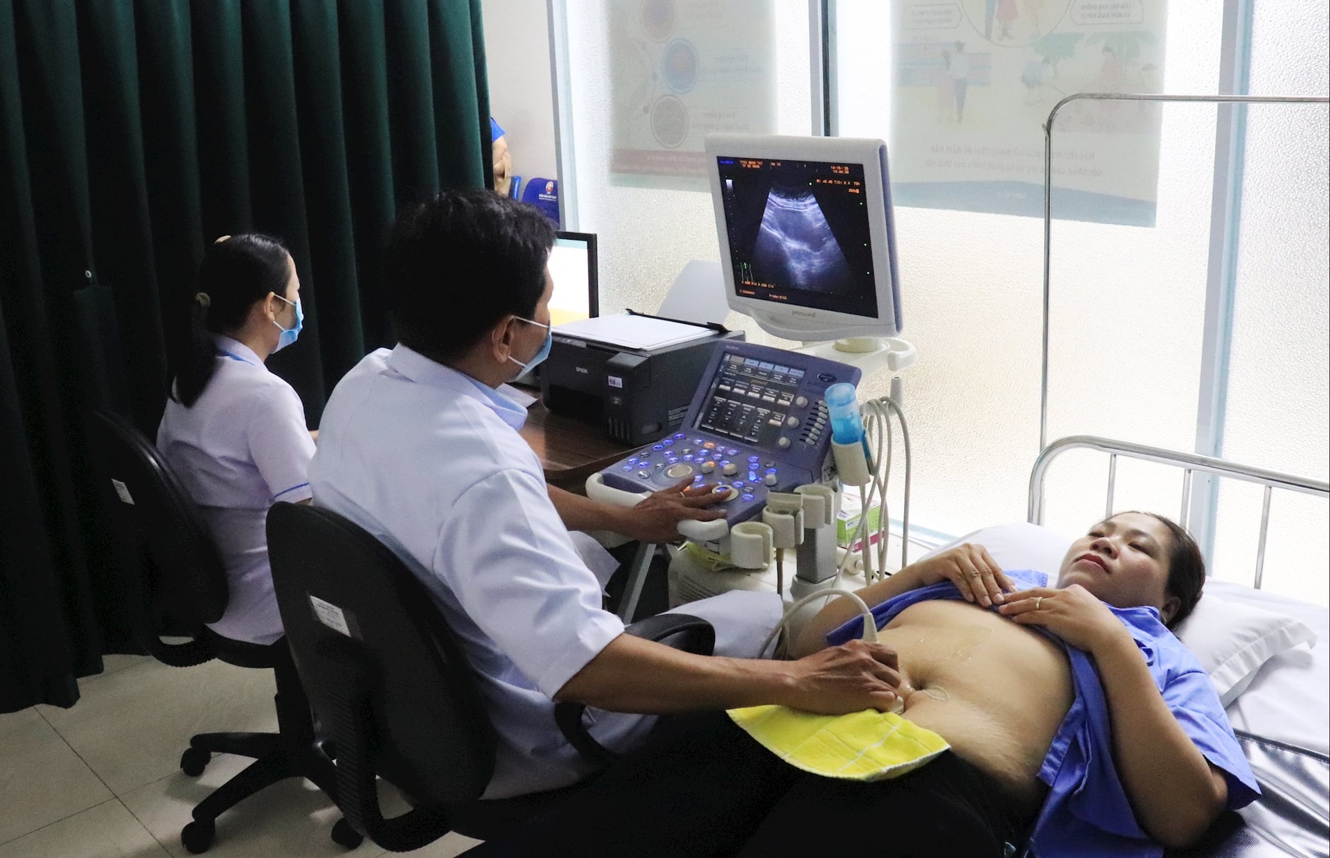 Kostenlose Gebärmutterhals- und Brustkrebsvorsorge für weibliche Gewerkschaftsmitglieder in Da Nang.