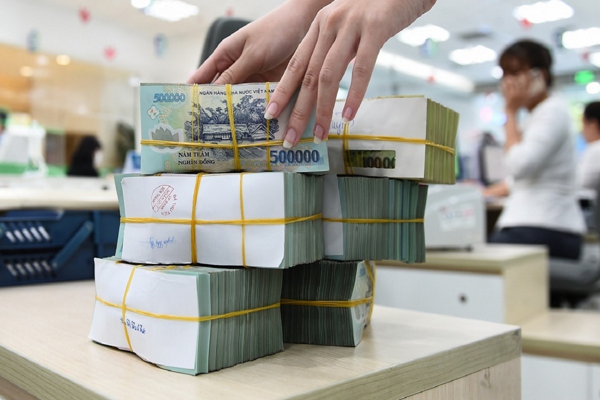 Taux d'intérêt bancaires au 16 octobre : le taux d'intérêt en ligne a augmenté de 0,3 %, le dépôt à 6 mois atteint 5,9 % par an
