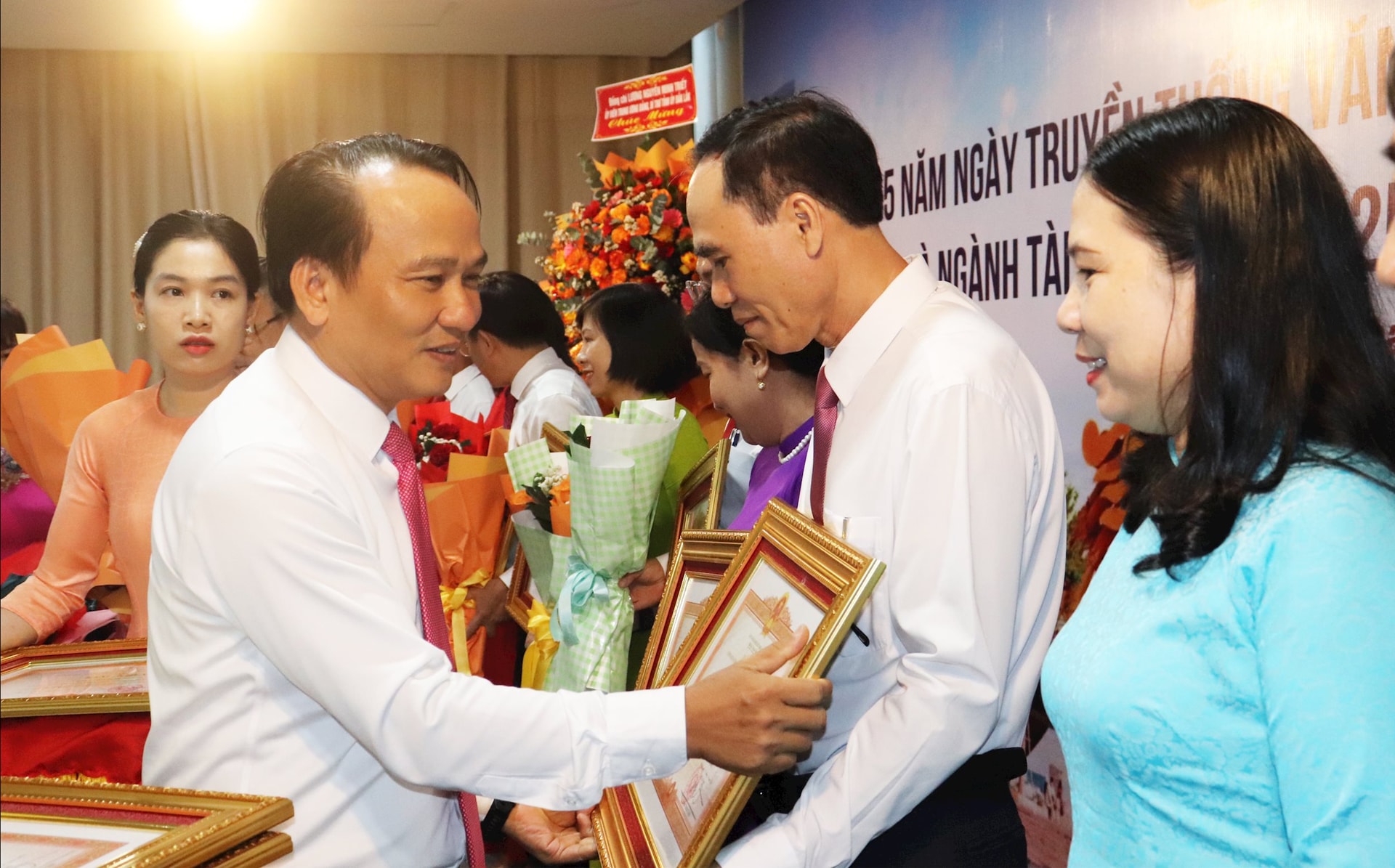 A VINH TRAO BK