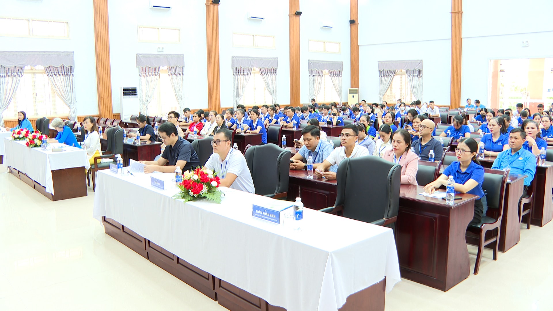 SYARIKAT FESYEN SELEBERITI SYARIKAT JURULATIH JANGKA PANJANG SELEBERITY FASHION VINA.00_03_44_22.Still005