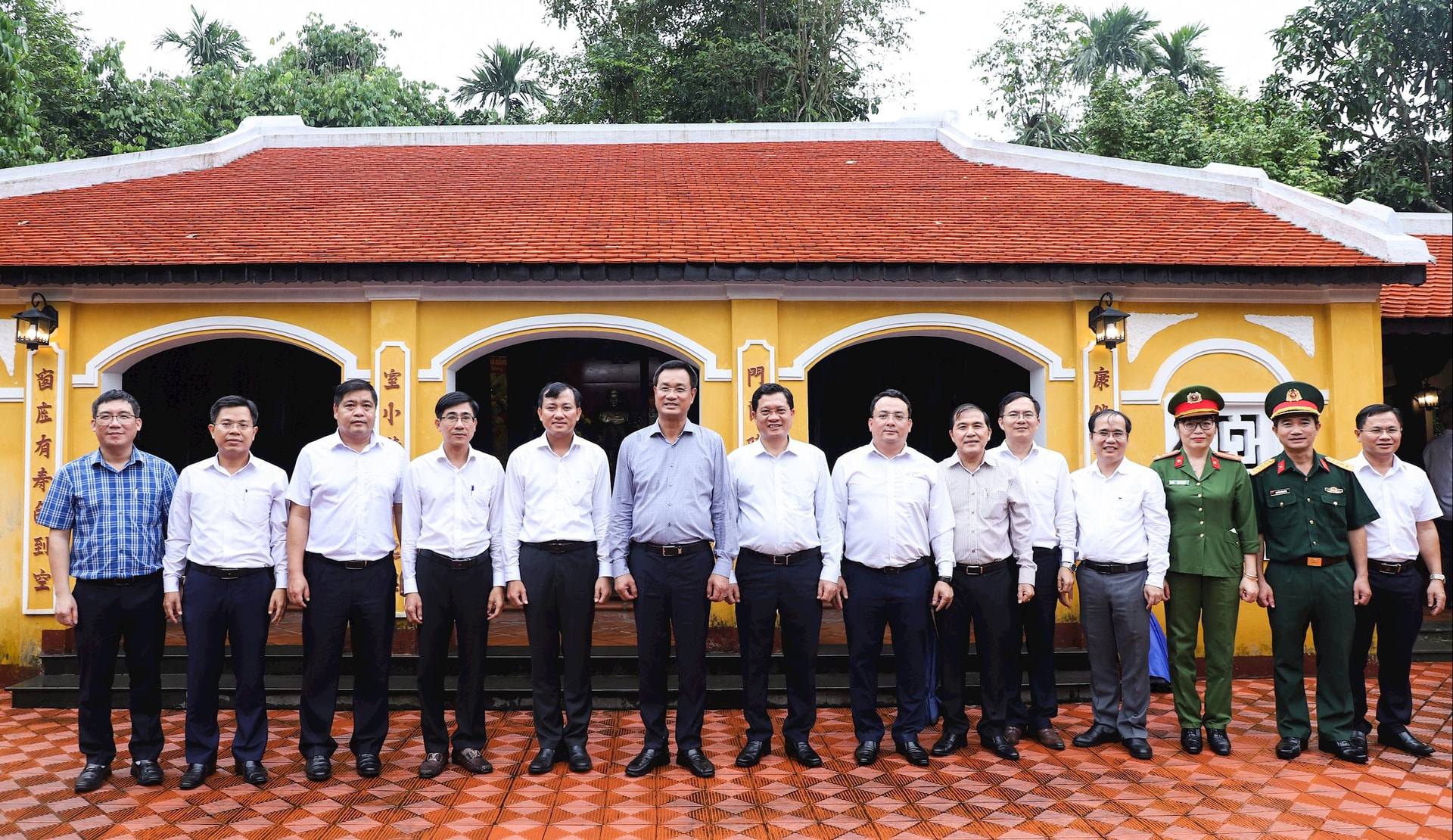 21 cu huynh1
