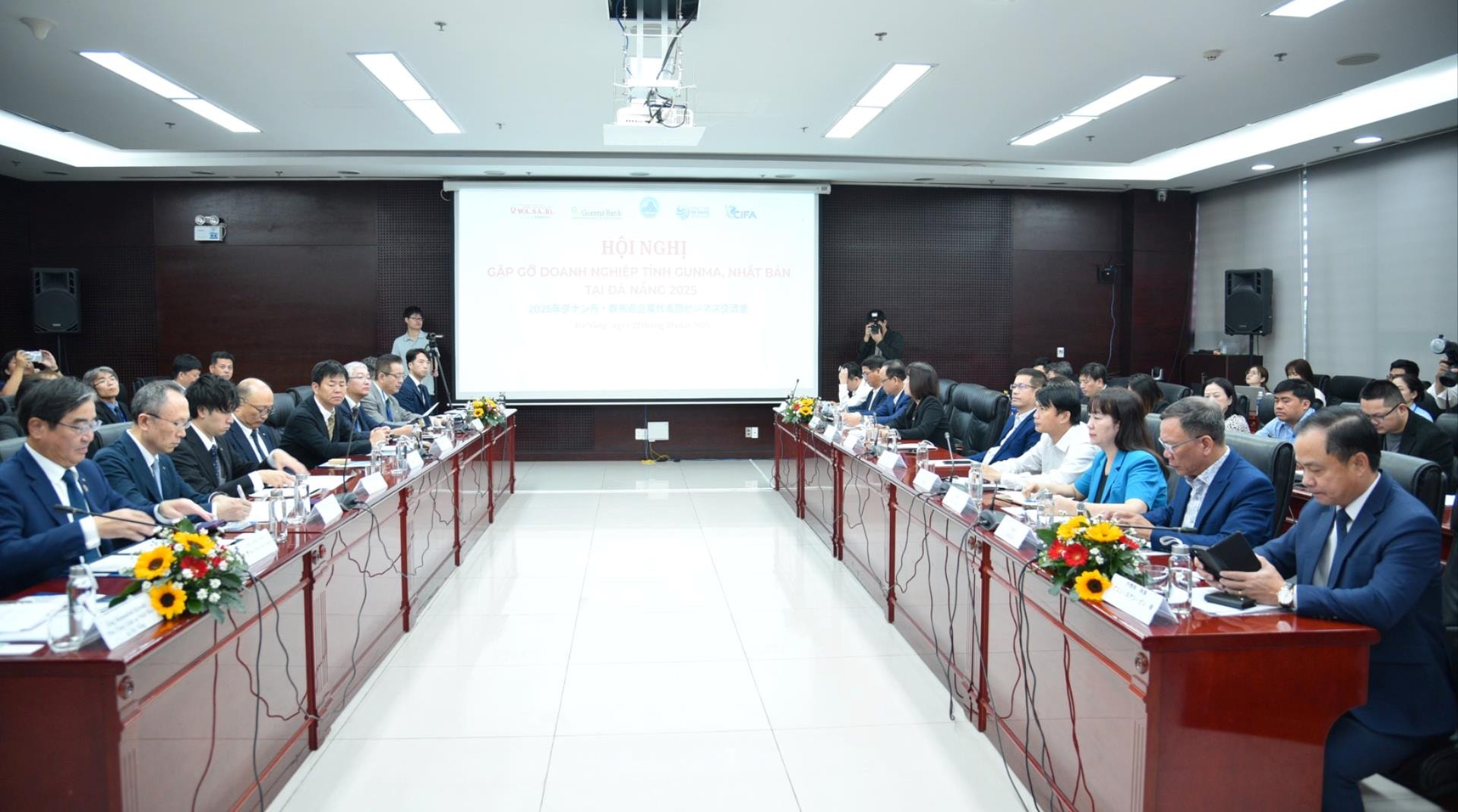 សន្និសីទ 