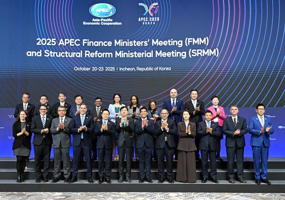 Các đại biểu thamâ