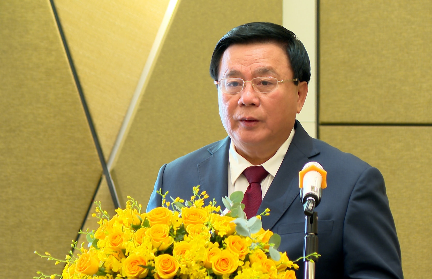 Giám đốc Học viện Chính trị quốc gia Hồ Chí Minh Nguyễn Xuân Thắng phát biểu đề dẫn tại hội thảo. Ảnh: X.H