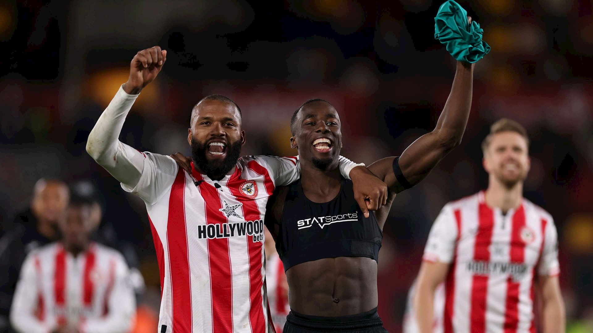 Grimsby vs Brentford Cú sốc mới sau MU
