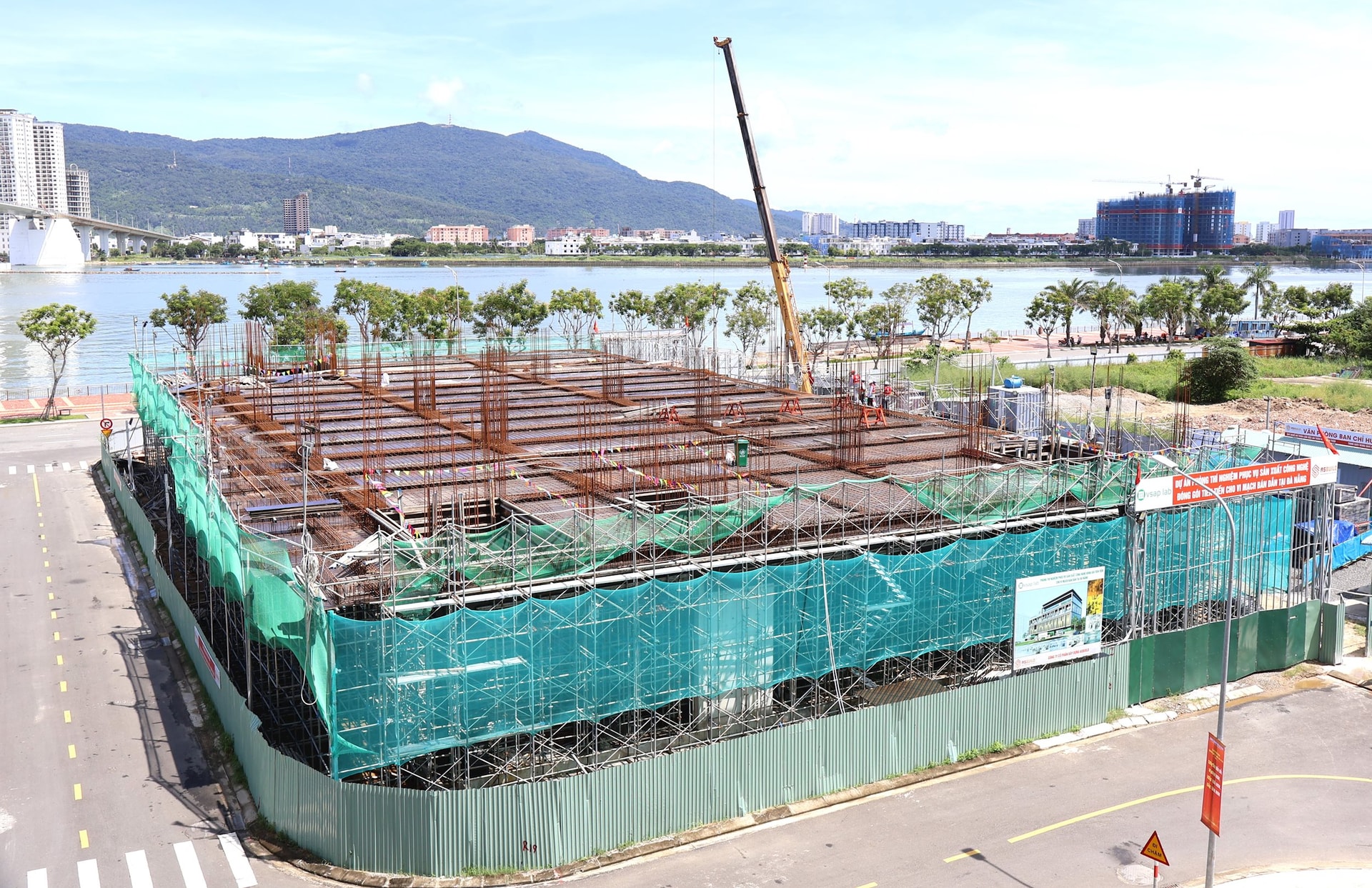 अर्धचालक चिप्स के लिए उन्नत पैकेजिंग प्रौद्योगिकी उत्पादन हेतु प्रयोगशाला परियोजना