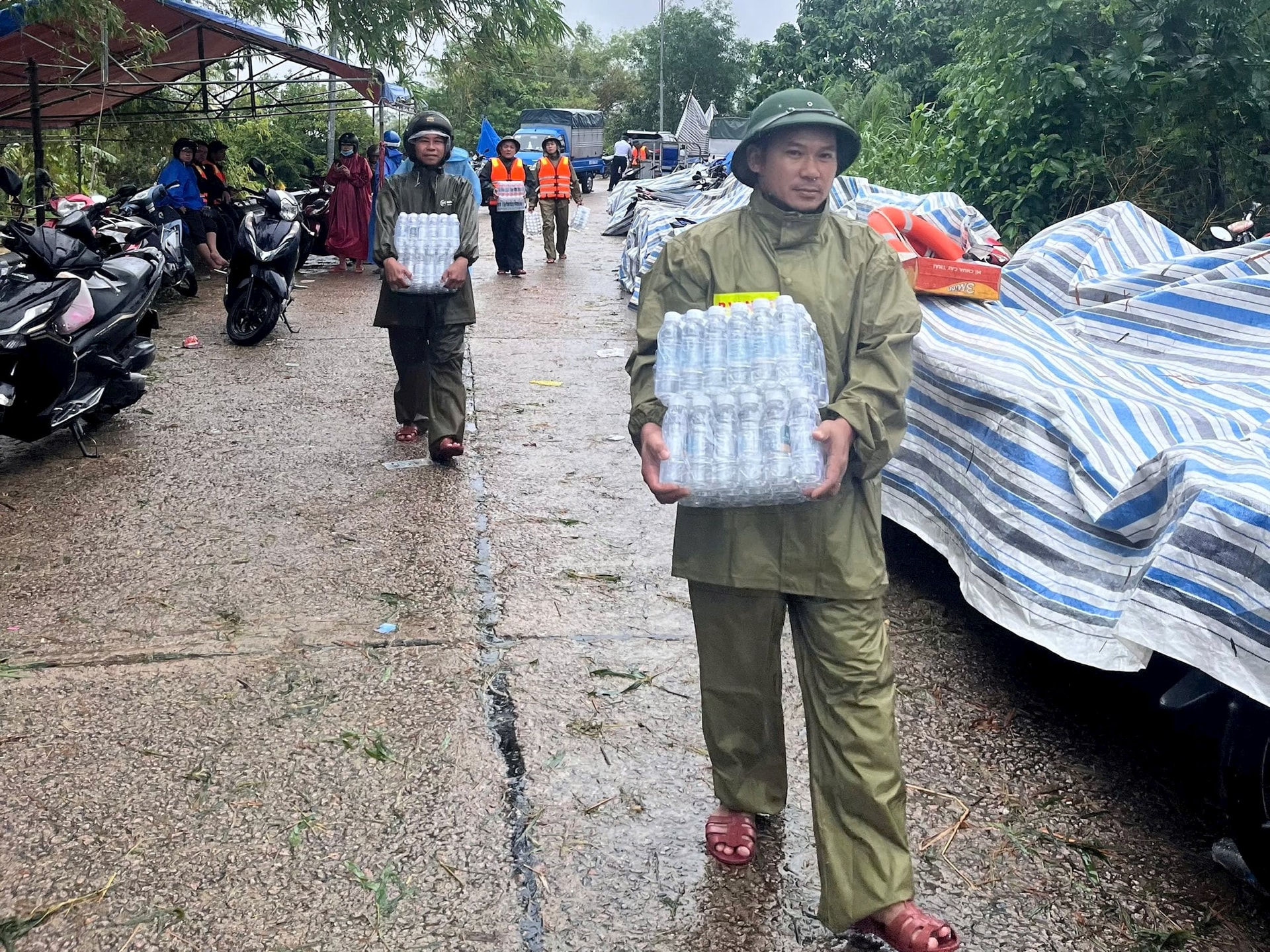 ນ້ຳຖ້ວມ Hoiana 2