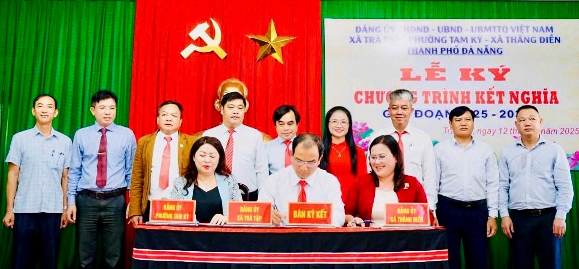 Lãnh đạo phường Tam Kỳ, Thăng Điền và xã Trà Tập ký kết chương trình kết nghĩa giai đoạn 2025 - 2030 Ảnh UBND xã Trà Tập
