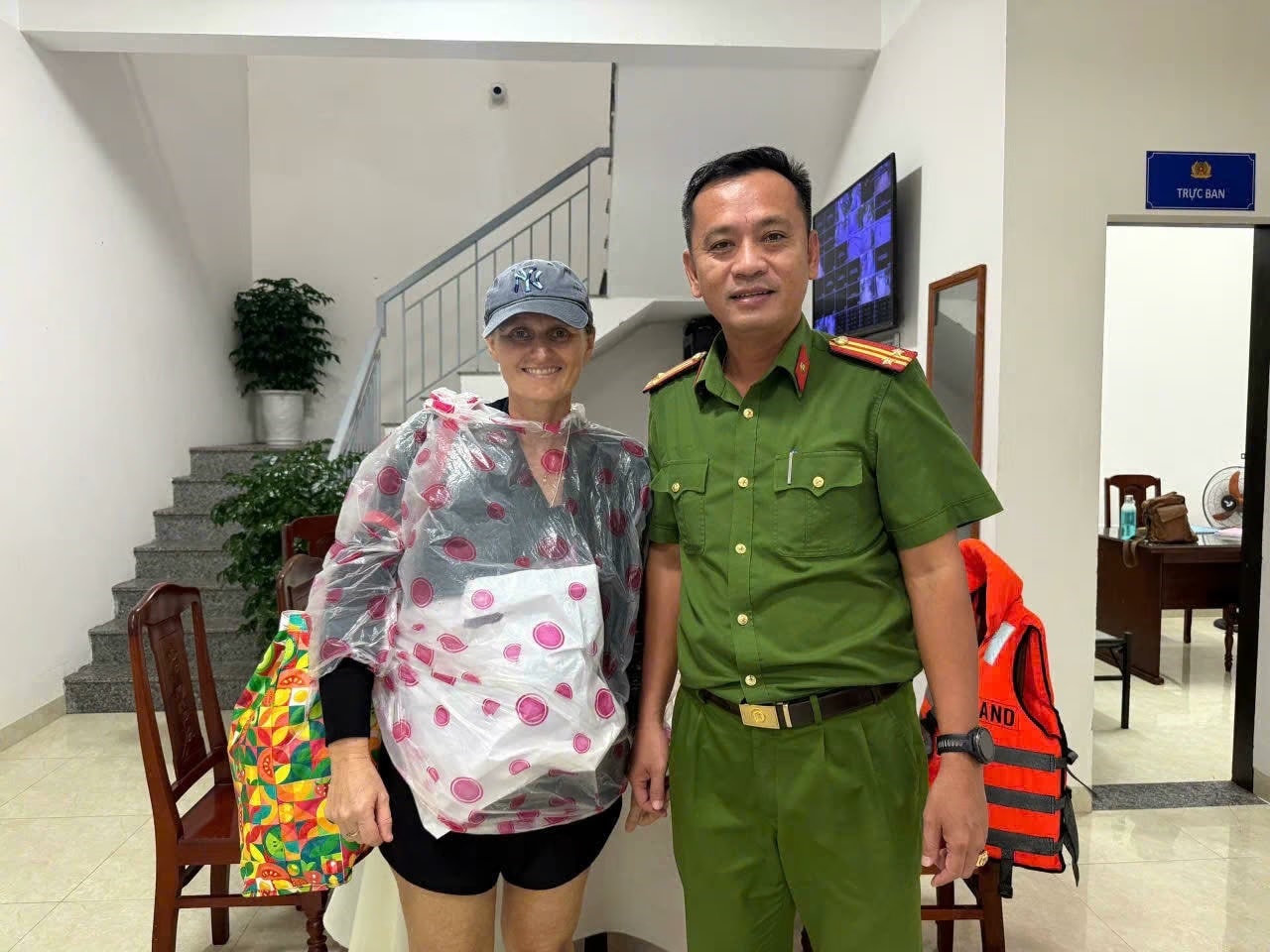 cứu du khách nước ngoài